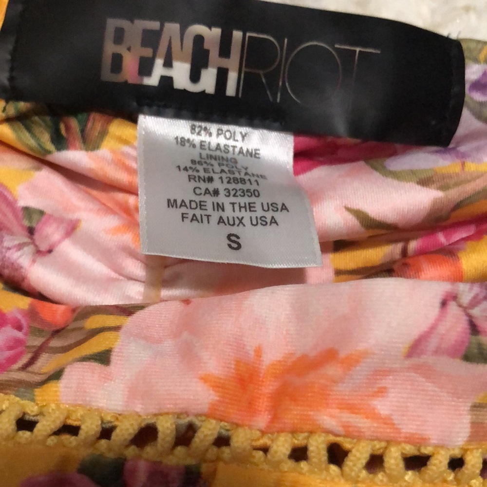 Beach Riot bikini 👙 - Picture 2 of 9